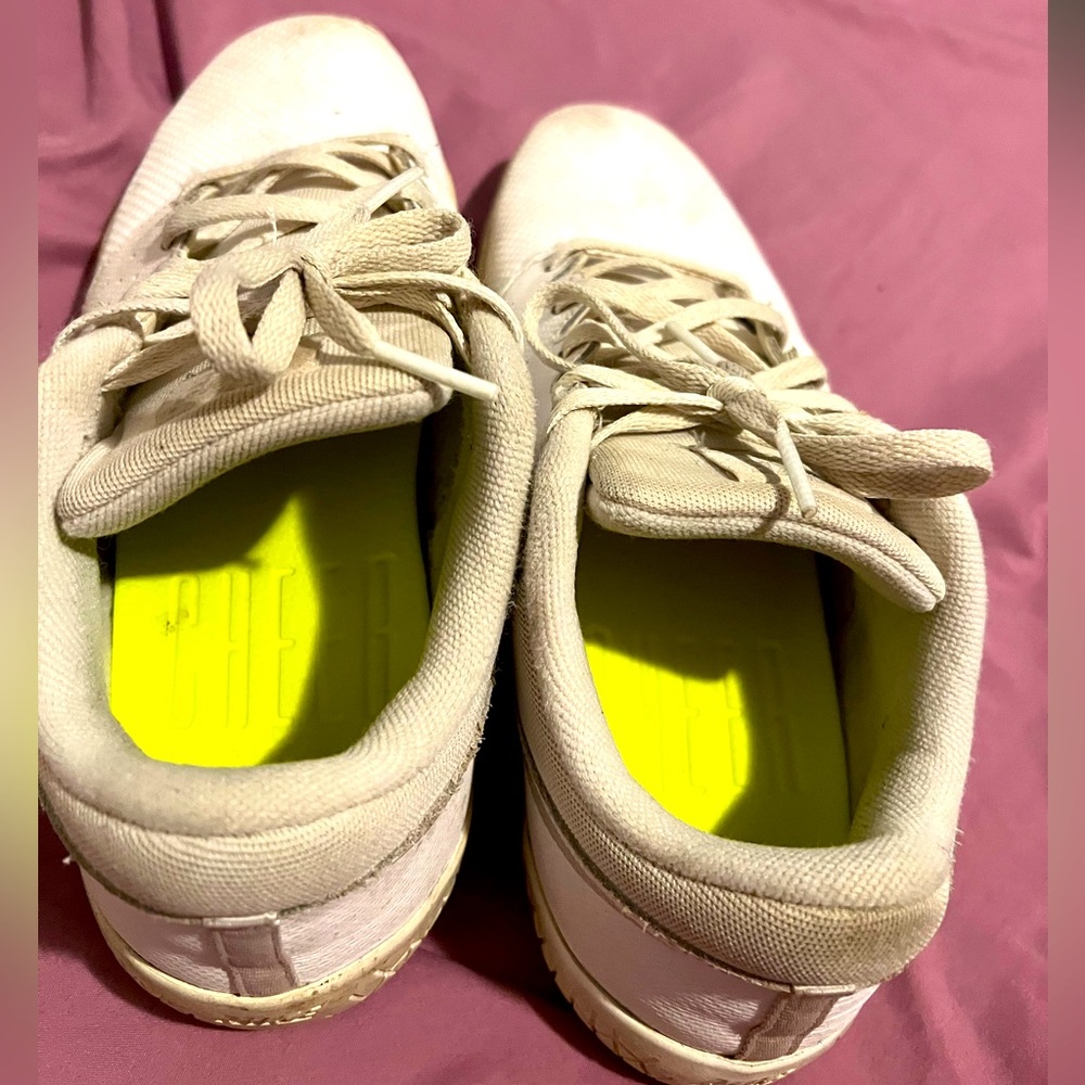 Nike sideline IV cheer shoes